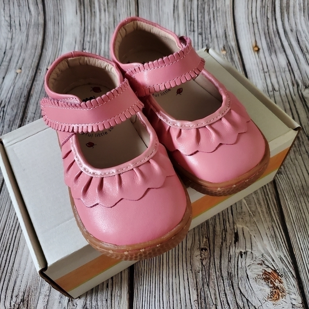 Livie and Luca Ruche Sandals Pink Color New Without Box - Picture 8 of 9